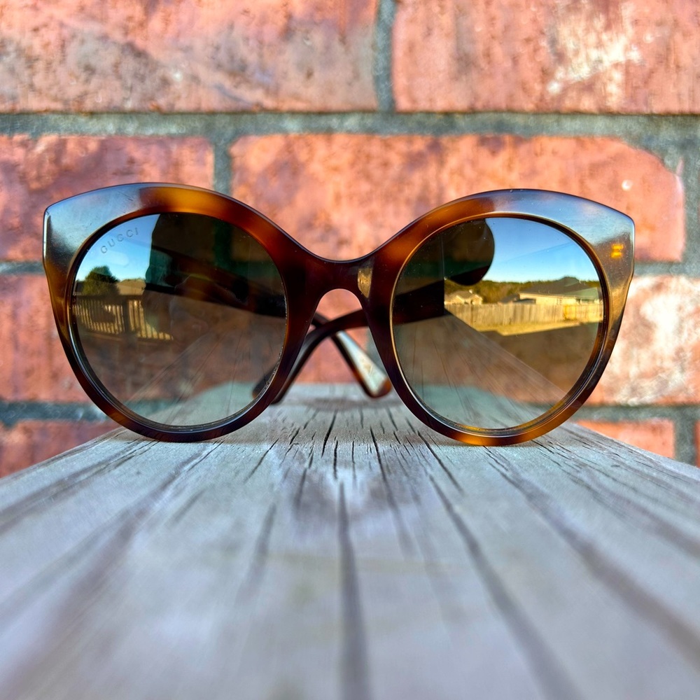 GUCCI HAVANA CAT EYE SUNGLASSES